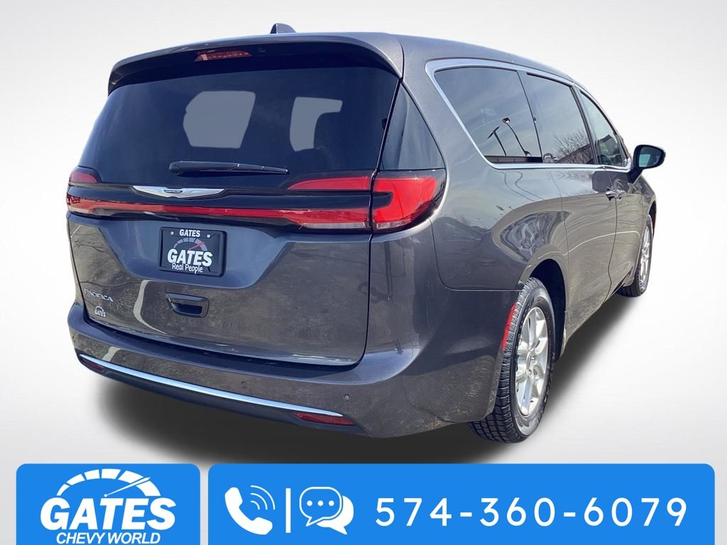 Used 2023 Chrysler Pacifica - photo 11