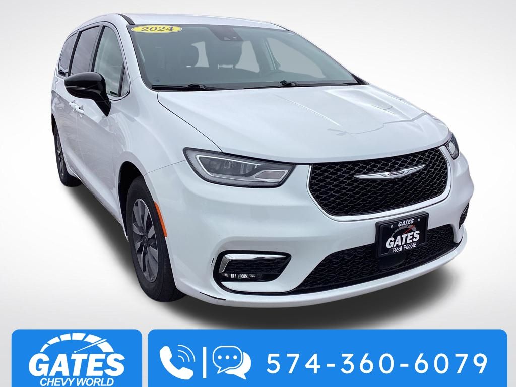 Used 2024 Chrysler Pacifica - photo 1