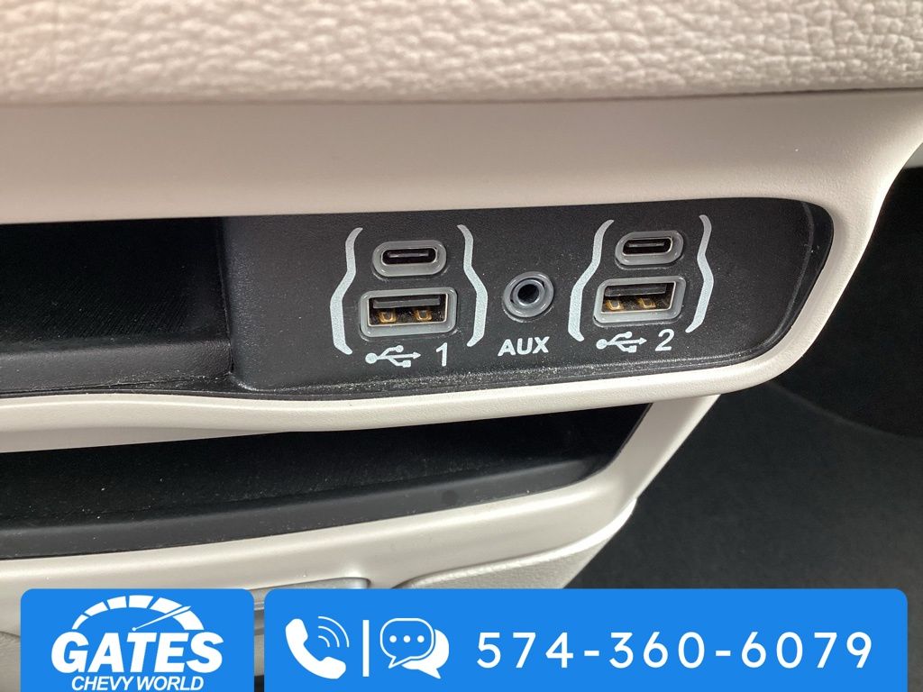 Used 2024 Chrysler Pacifica - photo 25