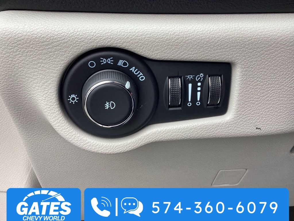 Used 2024 Chrysler Pacifica - photo 31