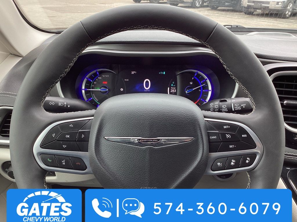 Used 2024 Chrysler Pacifica - photo 34