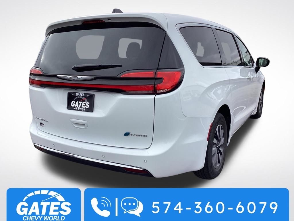 Used 2024 Chrysler Pacifica - photo 10