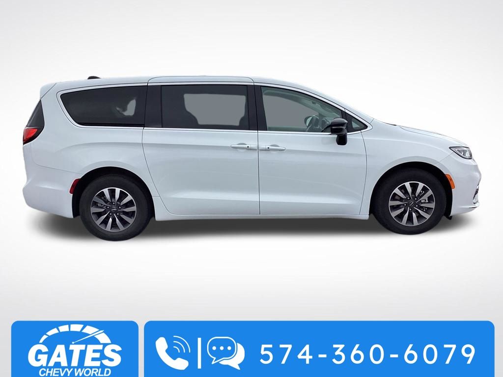 Used 2024 Chrysler Pacifica - photo 11