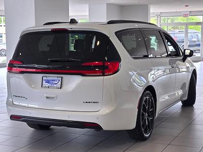 2025 Chrysler Pacifica FWD Minivan for sale #HUFC0012 - photo 2