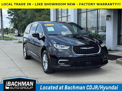 Used 2025 Chrysler Pacifica Select AWD Minivan for sale #H250519A - photo 1