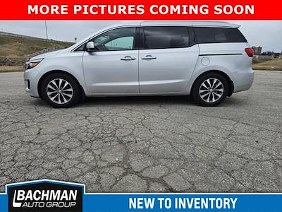 Used 2017 Kia Sedona - photo 1