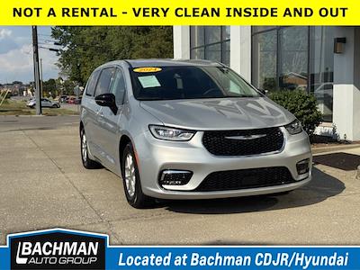 Used 2024 Chrysler Pacifica Touring L Minivan for sale #P22104 - photo 1