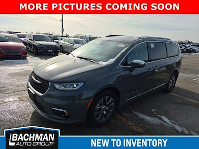 Used 2024 Chrysler Pacifica Hybrid Pinnacle Minivan for sale #P22810 - photo 1