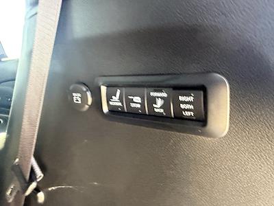 Used 2024 Chrysler Pacifica - photo 1