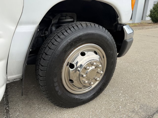 Used 2006 Ford E-450 - photo 6