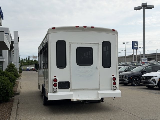 Used 2006 Ford E-450 - photo 22