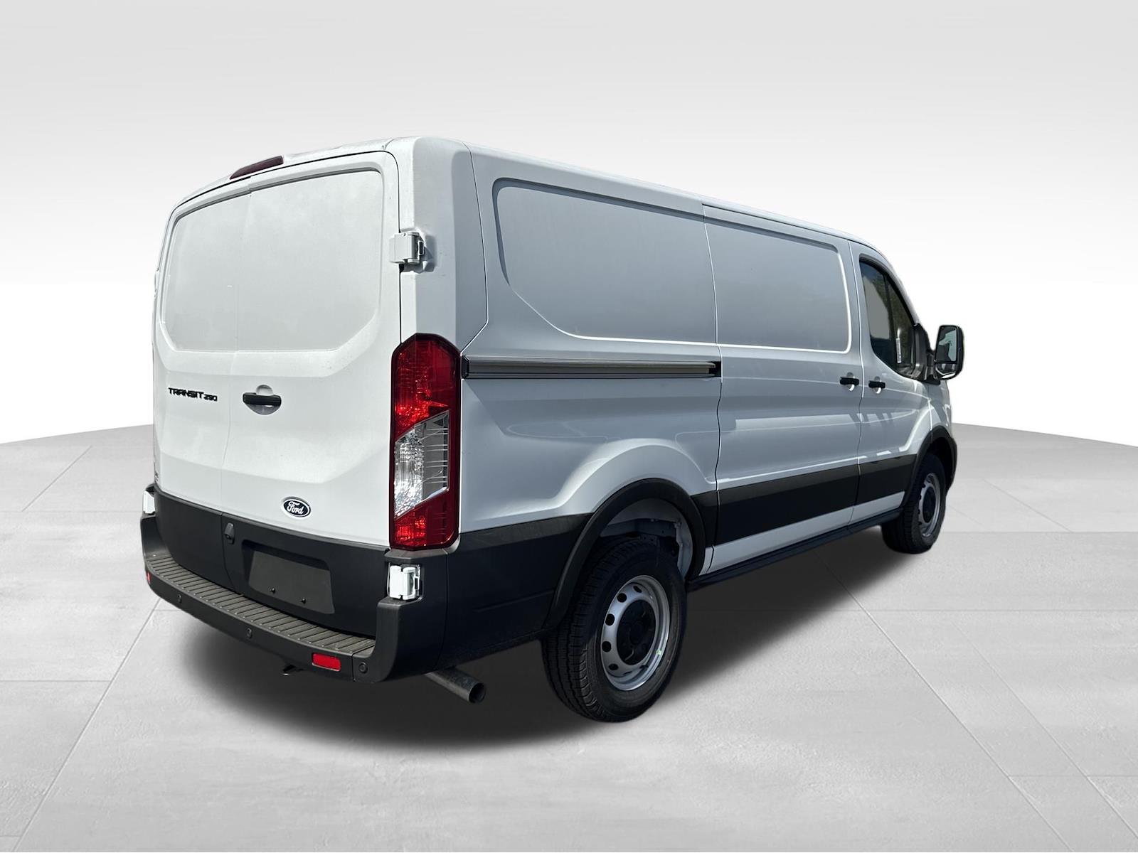 New 2026 Ford Transit 250 - photo 5
