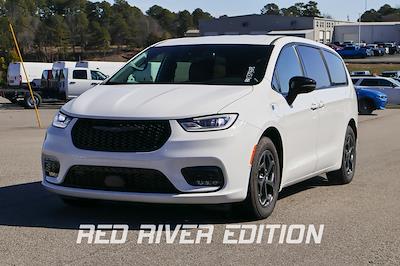 2024 Chrysler Pacifica FWD Minivan for sale #137928 - photo 1