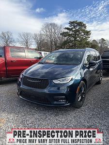 Used 2021 Chrysler Pacifica Touring L Minivan for sale #199540A - photo 1