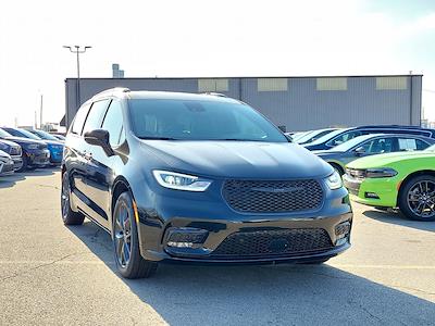 2024 Chrysler Pacifica AWD Minivan for sale #RR166894 - photo 1