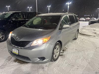 Used 2011 Toyota Sienna LE Minivan for sale #F12868A - photo 2