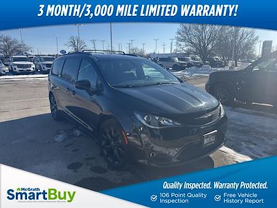 Used 2019 Chrysler Pacifica Limited Minivan for sale #F12902B - photo 1