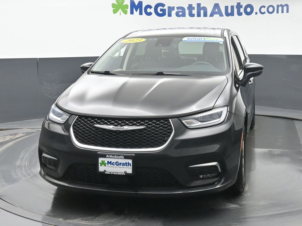 Used 2023 Chrysler Pacifica Touring L Minivan - photo 2