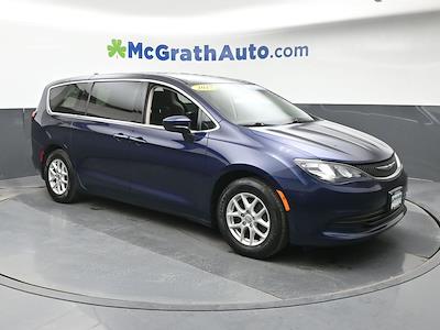 Used 2017 Chrysler Pacifica - photo 1