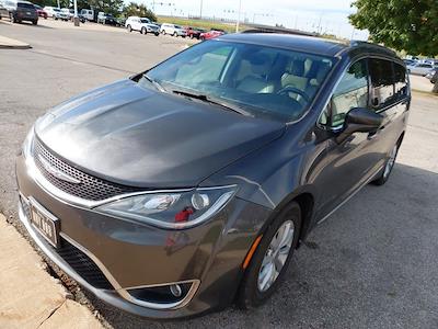 2018 Chrysler Pacifica FWD Minivan for sale #F13189A - photo 2