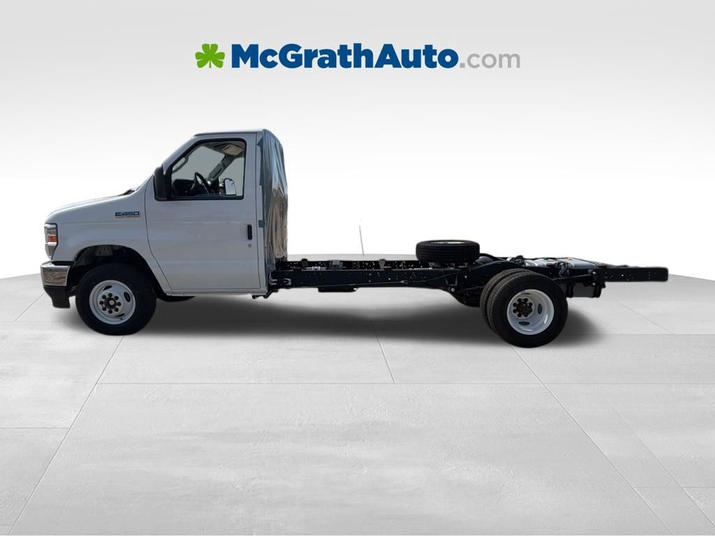 New 2026 Ford E-450 - photo 9