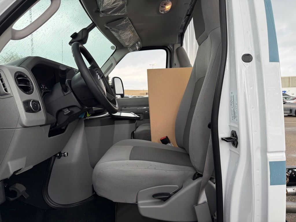 New 2026 Ford E-350 - photo 14