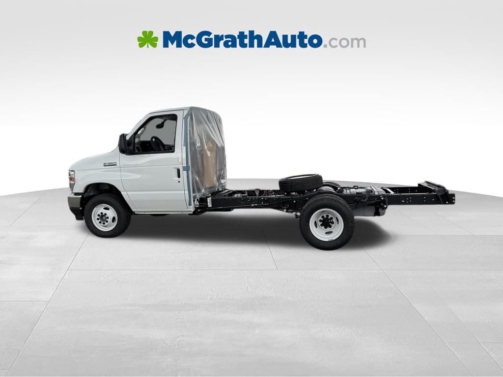 New 2026 Ford E-350 - photo 9