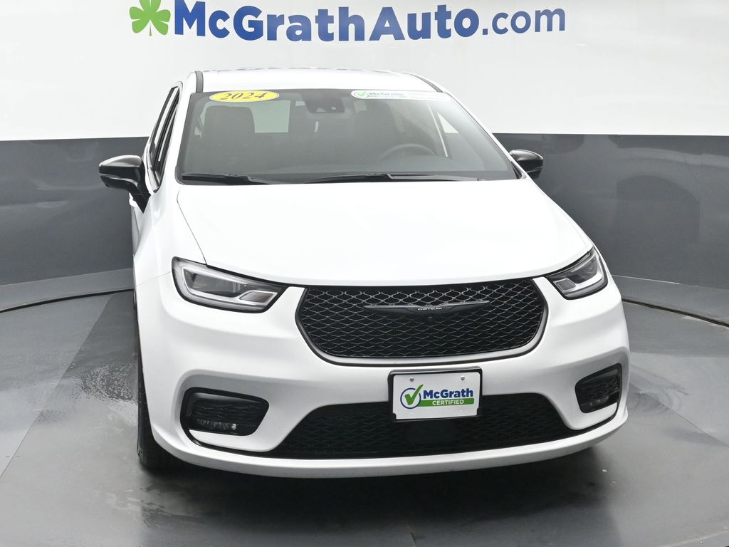 Used 2024 Chrysler Pacifica - photo 6