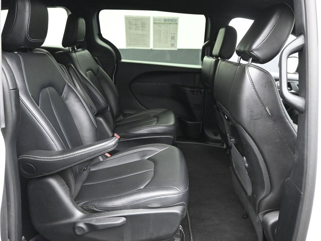 Used 2024 Chrysler Pacifica - photo 9