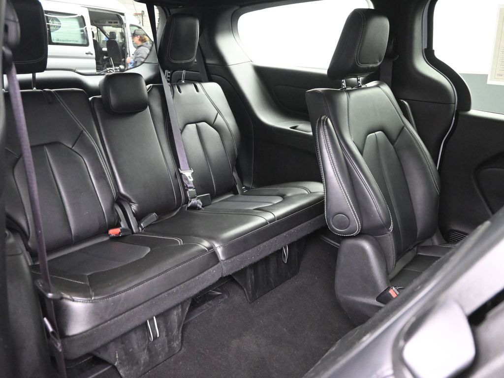 Used 2024 Chrysler Pacifica - photo 10