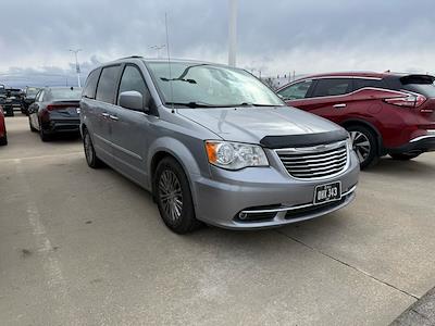 Used 2016 Chrysler Town and Country - photo 1