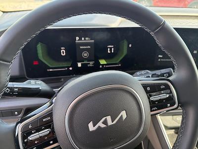 Used 2026 Kia Carnival - photo 1