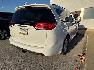 2018 Chrysler Pacifica FWD Minivan for sale #K251476D - photo 2