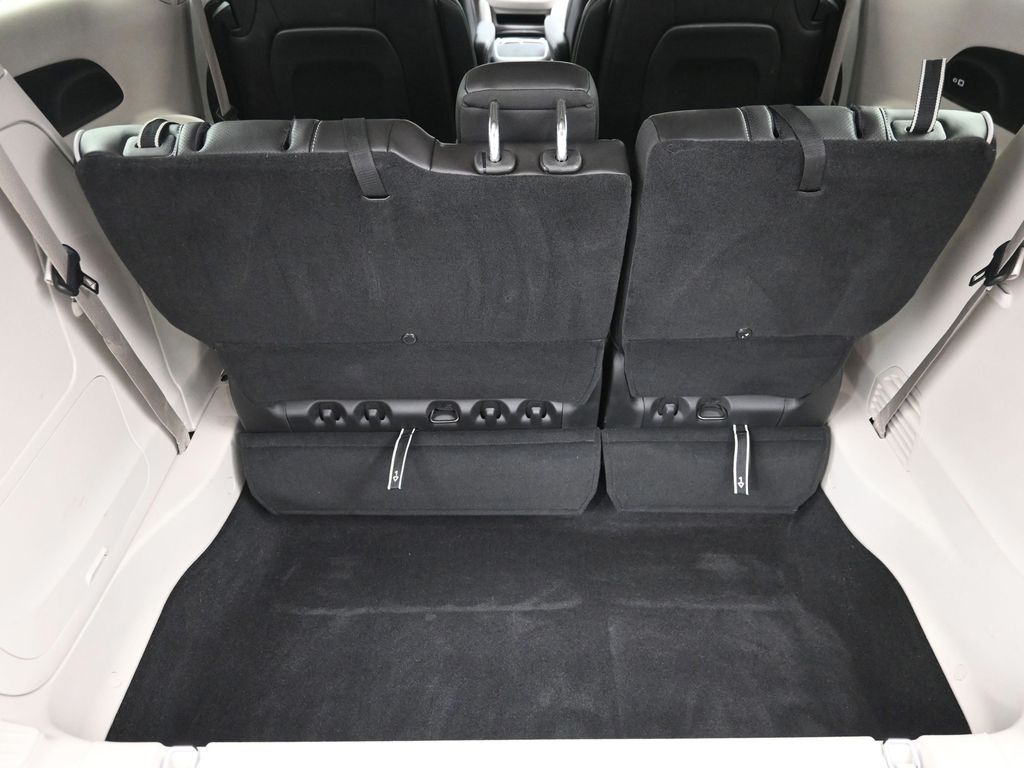 Used 2023 Chrysler Pacifica - photo 12