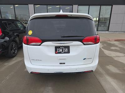 Used 2018 Chrysler Pacifica Touring Plus Minivan for sale #K260331A - photo 2