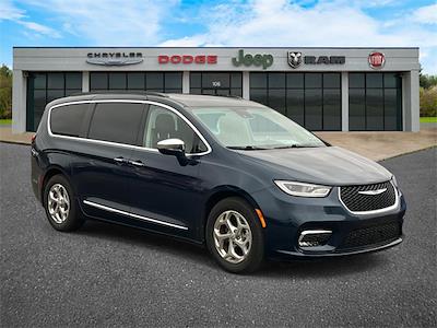 Used 2022 Chrysler Pacifica - photo 1