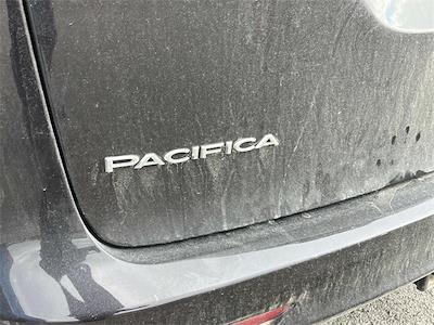 Used 2017 Chrysler Pacifica - photo 1