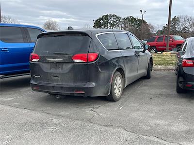 Used 2017 Chrysler Pacifica - photo 1