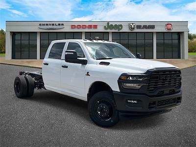 2025 Ram 3500 Crew Cab DRW 4x4 Cab Chassis for sale #G559975 - photo 1