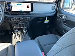 2025 Jeep Gladiator Crew Cab 4x4 Pickup for sale #L510897 - photo 4