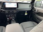 2025 Jeep Gladiator Crew Cab 4x4 Pickup for sale #L526036 - photo 4