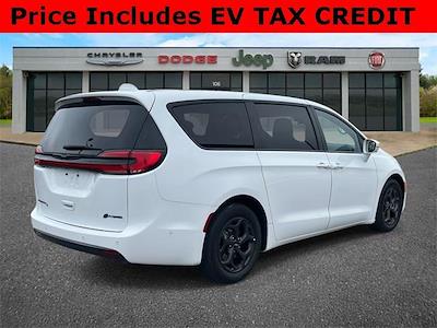 2022 Chrysler Pacifica FWD Minivan for sale #P4856 - photo 2