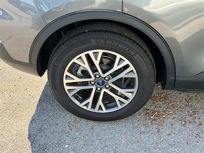 Used 2022 Ford Escape - photo 1