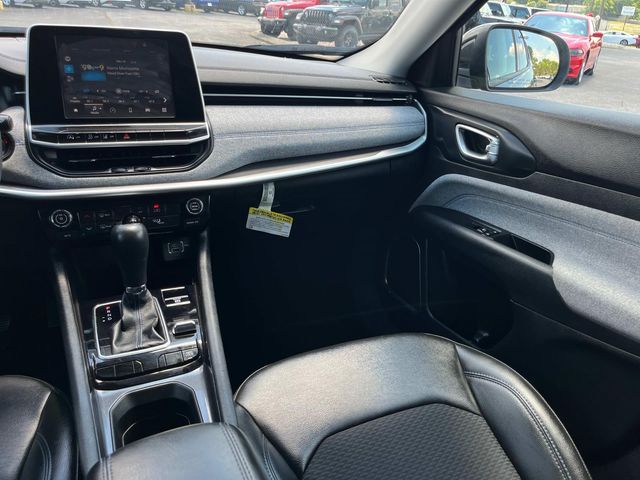 Used 2022 Jeep Compass - photo 3