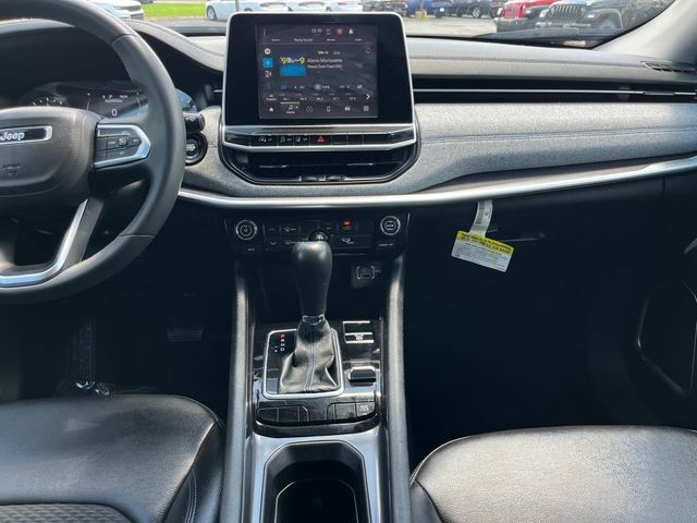 Used 2022 Jeep Compass - photo 4