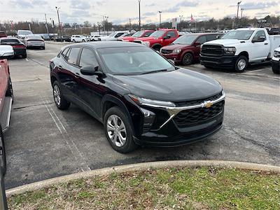 Used 2024 Chevrolet Trax - photo 1