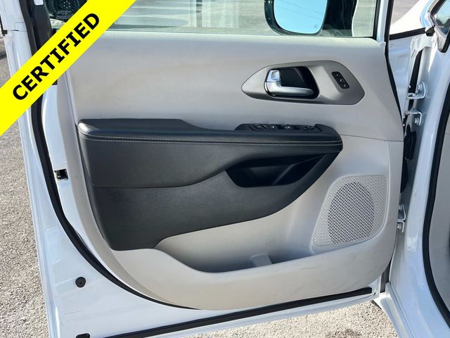 Used 2024 Chrysler Pacifica - photo 22