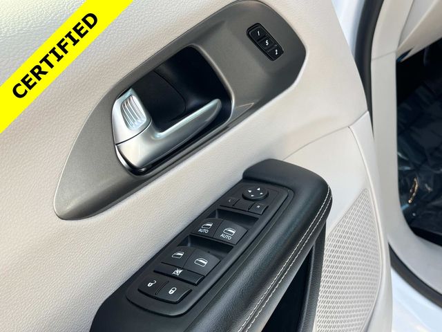 Used 2024 Chrysler Pacifica - photo 23