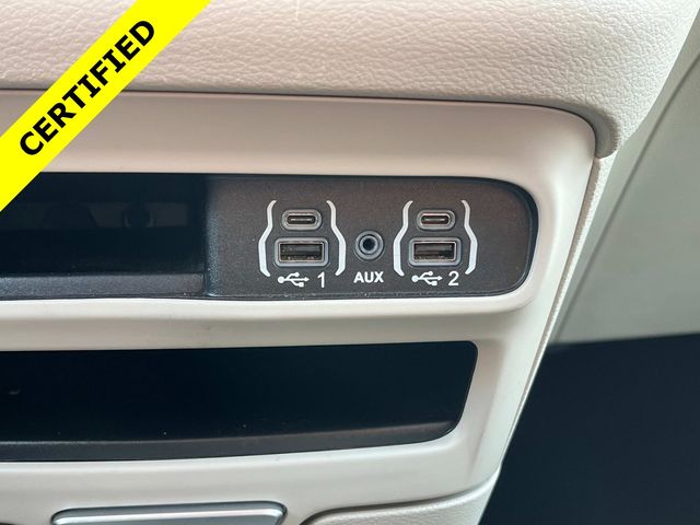 Used 2024 Chrysler Pacifica - photo 29