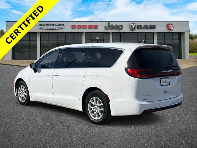 Used 2024 Chrysler Pacifica Touring L Minivan - photo 2